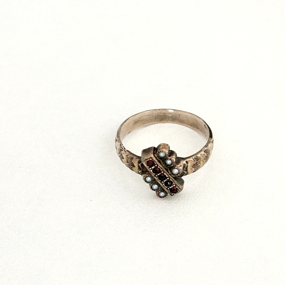Antique Victorian 14K Yellow Gold Garnet & Seed Pearl Ring Size 6 - Picture 3 of 12